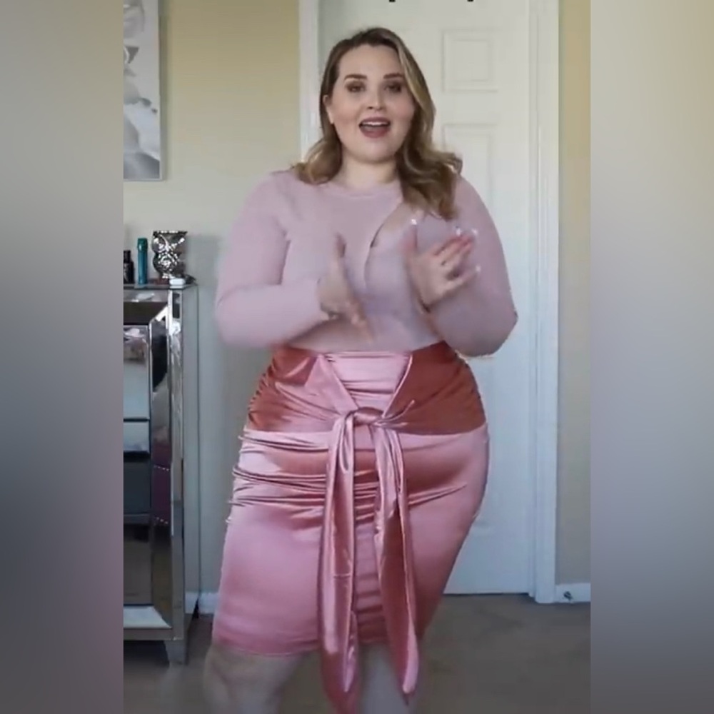 SRV pink skirt set